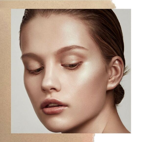 FENTY Beauty Metal Moon Highlighter (white with silver sparkle) - Picture 4 of 9